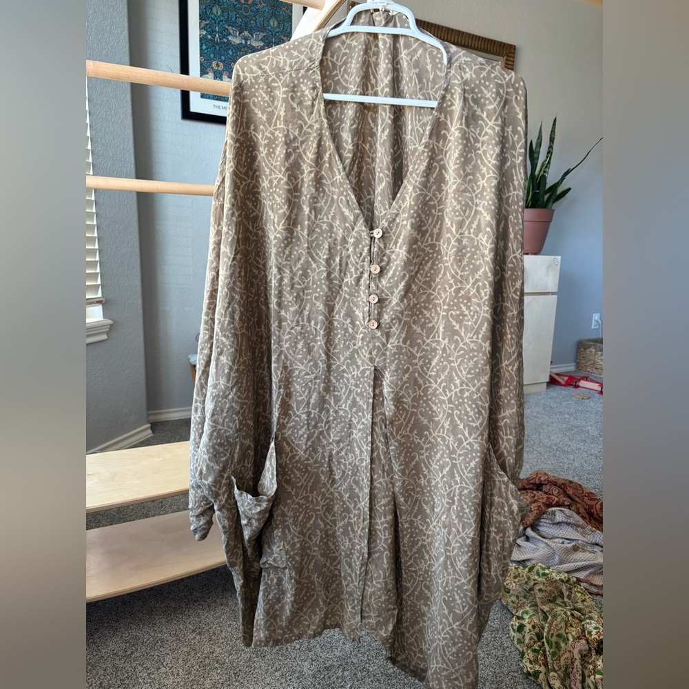 Kantha Bae top
